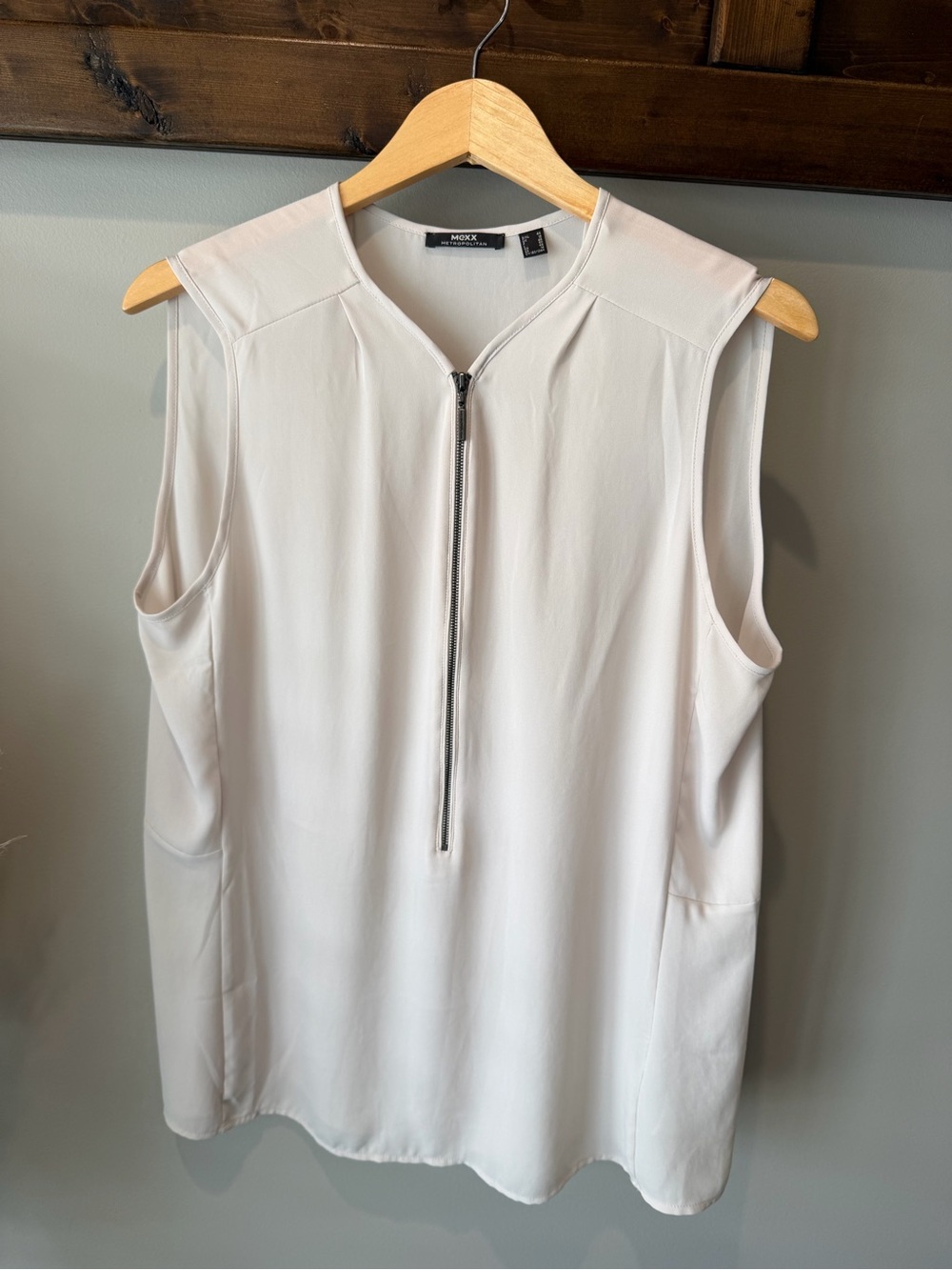 Mexx Cream Sleeveless Zip-Front Tank